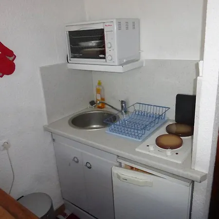 Au Centre De Sauze Avec Balcon - Fr-1-804-44 *