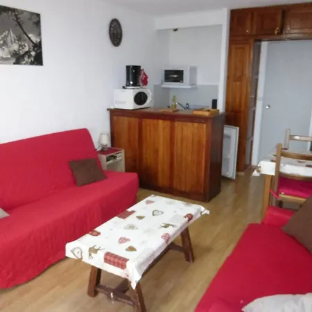 Au Centre De Sauze Avec Balcon - Fr-1-804-44 *