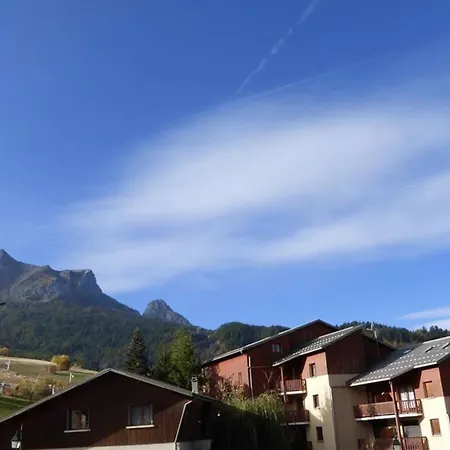 Au Centre De Sauze Avec Balcon - Fr-1-804-44 *